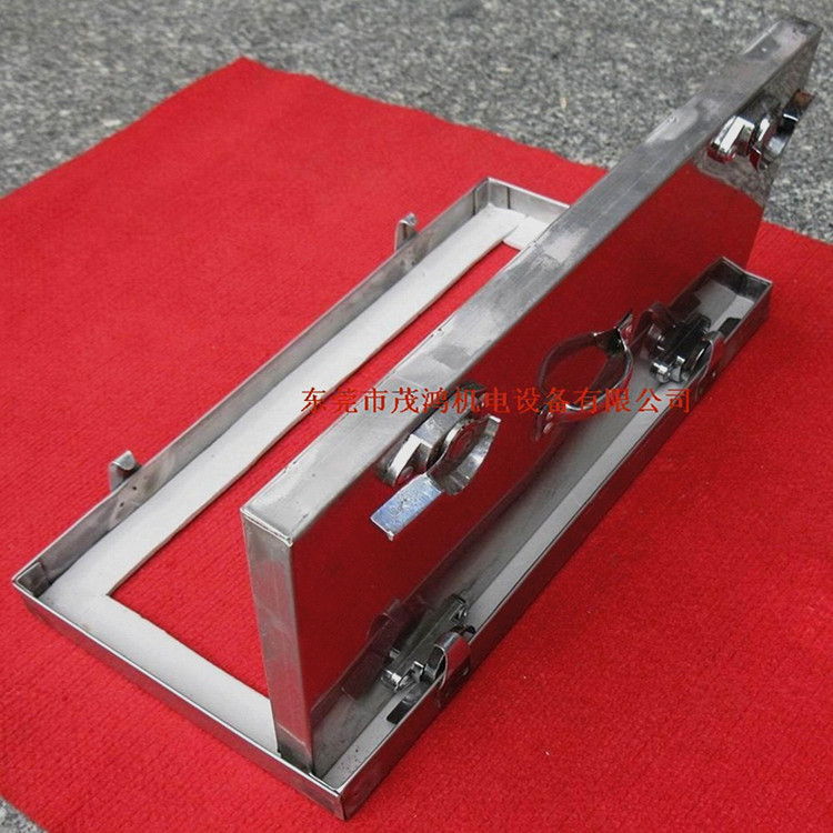 供應(yīng)　不銹鋼風(fēng)管修理門?。粒男蘩黹T　檢修門