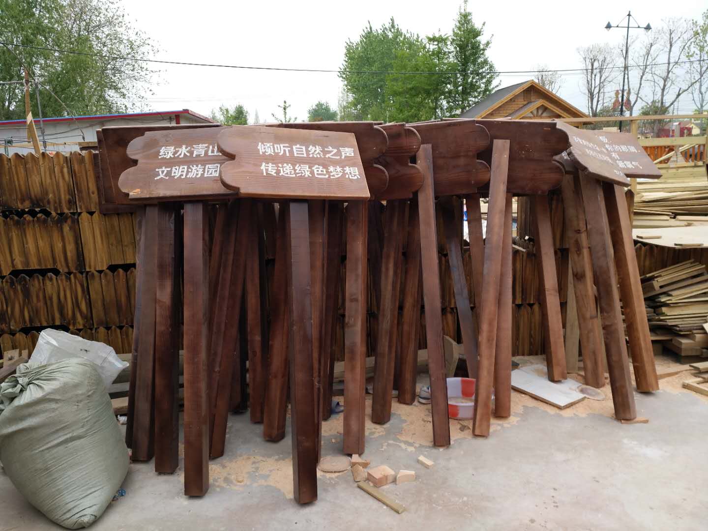 山東景觀指示牌價格_景觀指示牌定制廠家