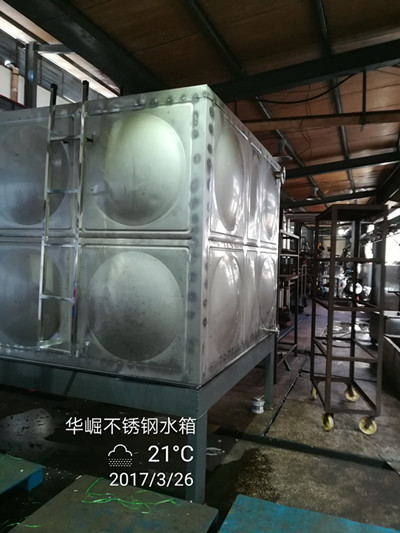 供應(yīng)湖南長沙不銹鋼保溫水箱 聚氨酯保溫水箱 華崛不銹鋼水箱廠