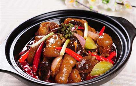 重慶雞公煲培訓(xùn) 黃燜雞煲仔飯培訓(xùn) 費(fèi)用實(shí)惠學(xué)鹵肉飯