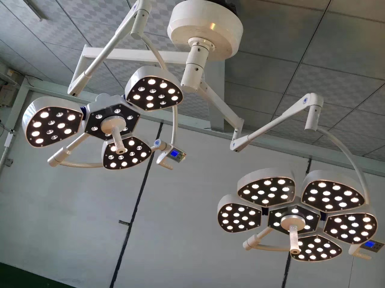 花瓣式手術無影燈 LED手術燈 手術無影燈 吊式雙頭手術燈 冷光源手術燈