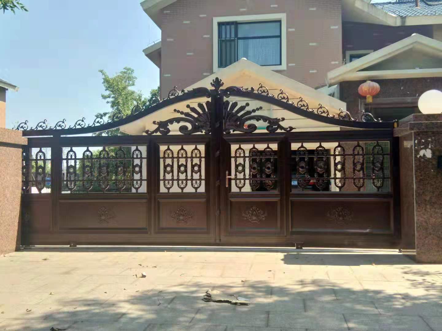 別墅大門、庭院門，鋁藝門定制庭門、歐式庭院門、別墅庭院門、鋁藝庭院門、農(nóng)村庭院豪宅大門、私人訂制庭院門、仿銅拉絲門