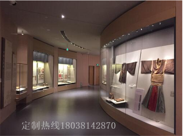 龍?zhí)┱构駨S家絲綢博物館展示柜定制廠家收藏品展覽展示柜古董展示柜設(shè)計加工