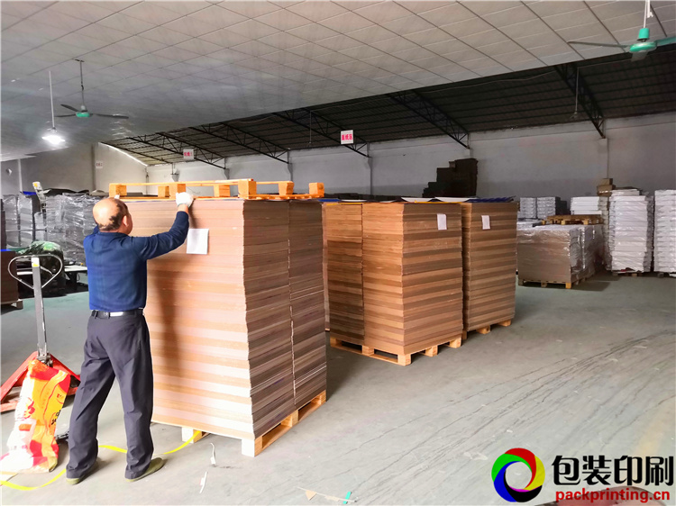 電子產(chǎn)品瓦楞紙盒飛機(jī)盒廠家定制-利輝紙盒包裝廠