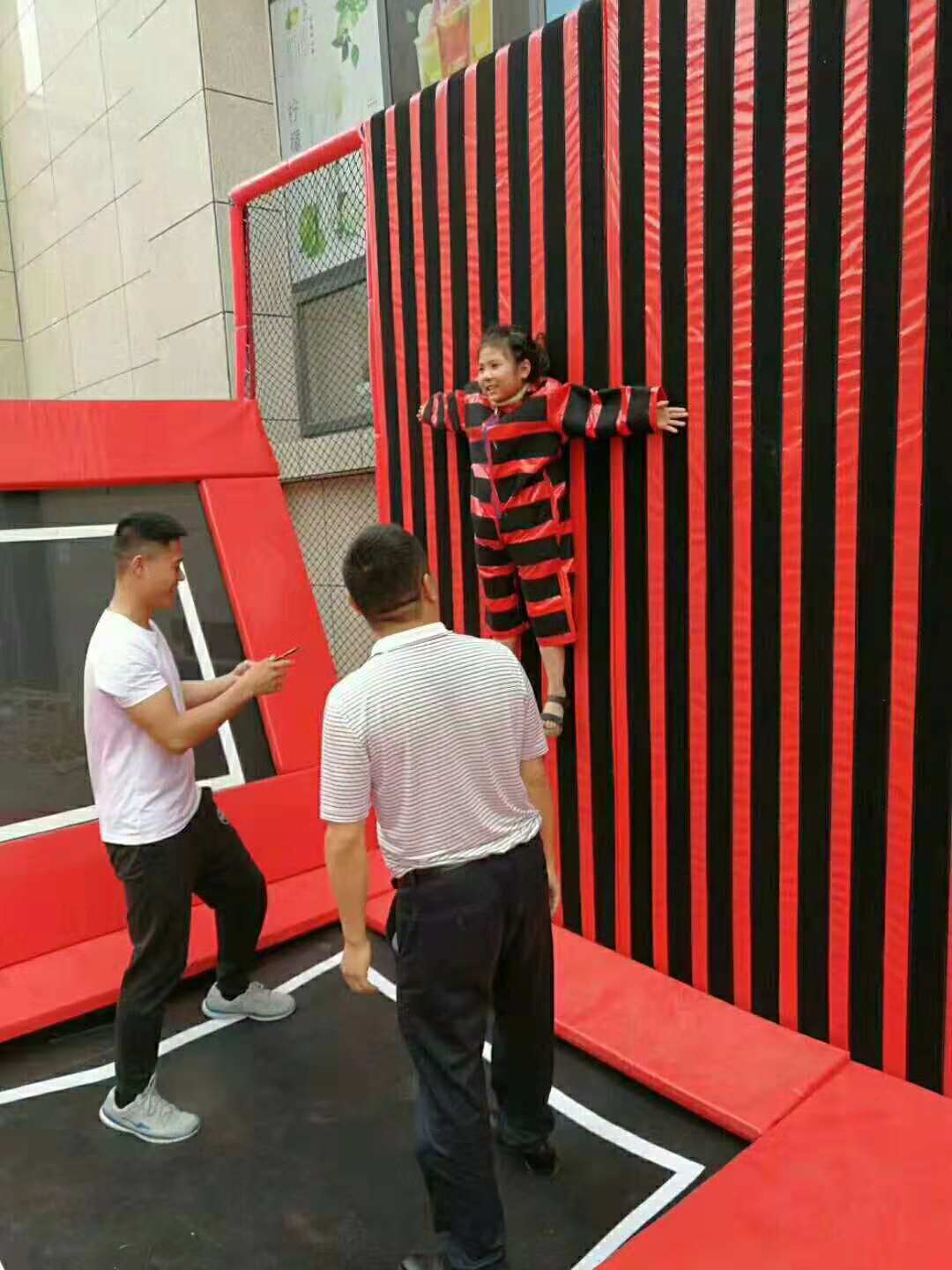 娛樂設備，蹦床黏黏樂，超級蹦蹦床公司出租出售