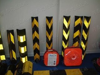 橡膠護(hù)角 反光護(hù)墻角 停車場護(hù)墻角陽江交通設(shè)施承接安裝