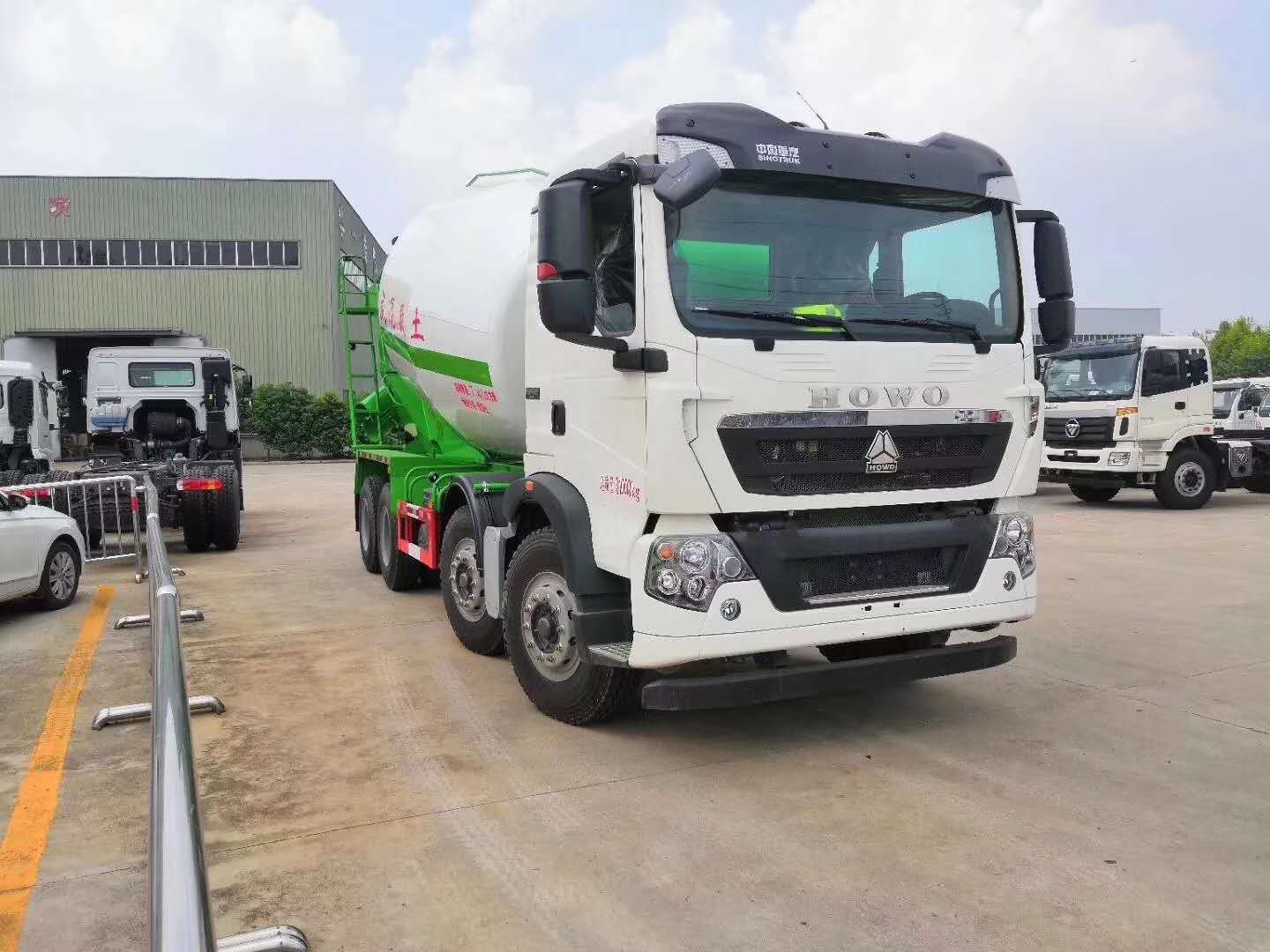 廣東潮州廠家直銷重汽豪沃T5G12方輕量化攪拌車自重14噸準載8噸