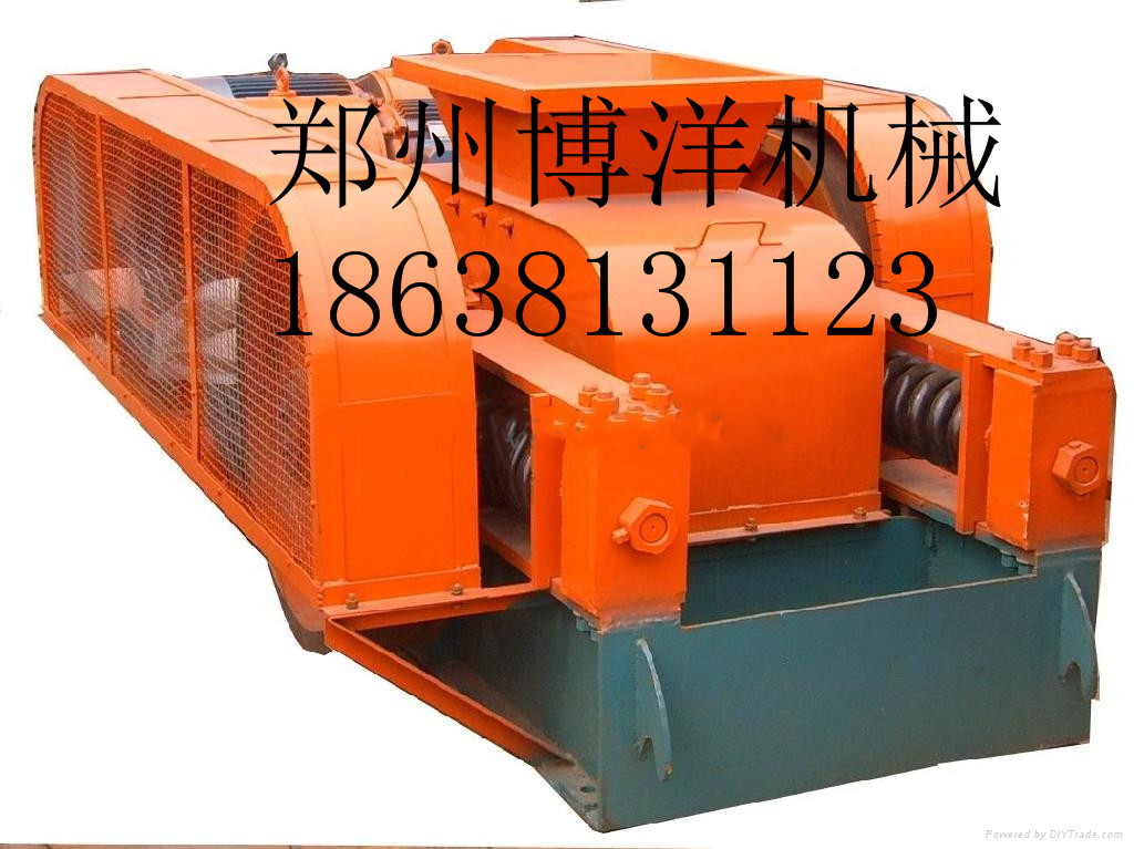 河南破碎機 對輥式破碎機報價 鄭州博洋廠家專業(yè)生產(chǎn)移動碎石機設備