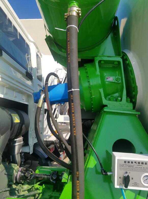 輕量化攪拌車重汽豪沃T5G牌12方15方攪拌車