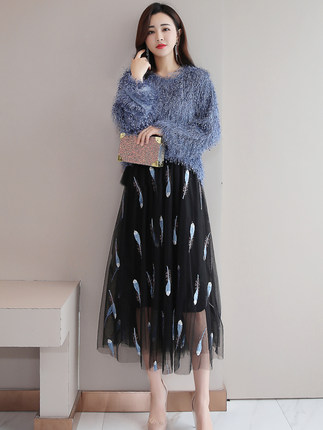 什么樣的*服裝適合擺地?cái)傄故虚_店庫(kù)存尾貨服裝批發(fā)