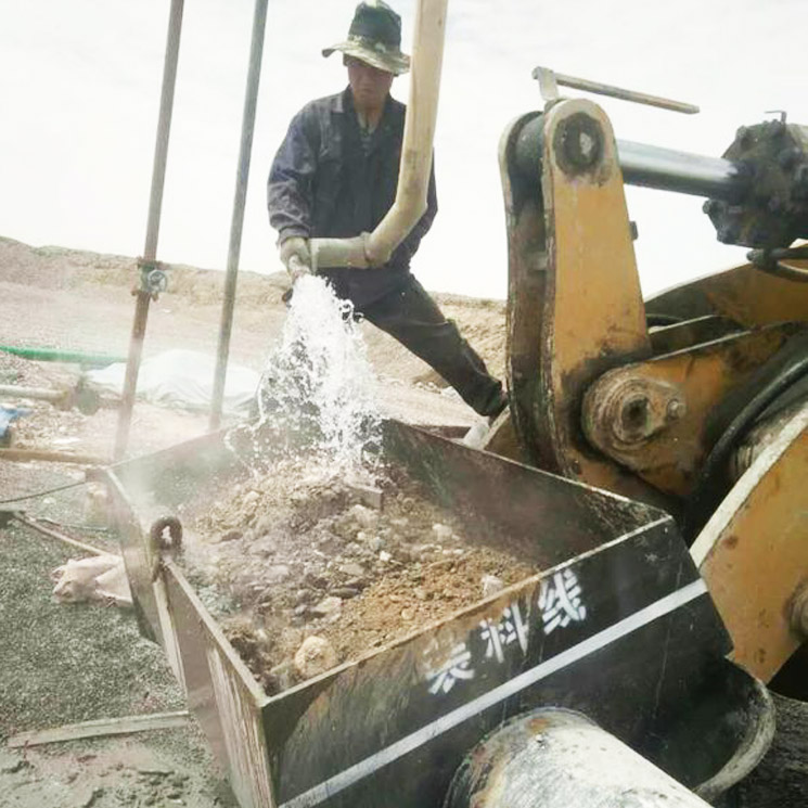 青海海西攪拌斗鏟車(chē)實(shí)用強(qiáng)攪拌快L