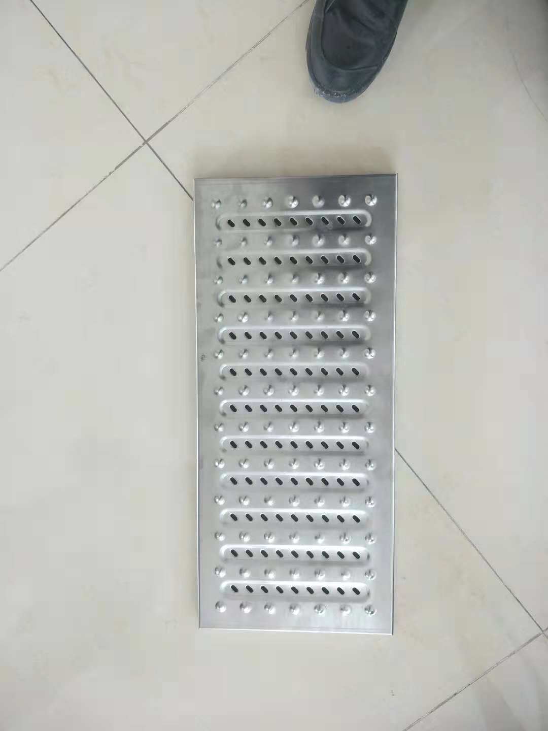 304不銹鋼激光鏤空件 佛山不銹鋼板材激光加工廠家 不銹鋼激光怎么收費？