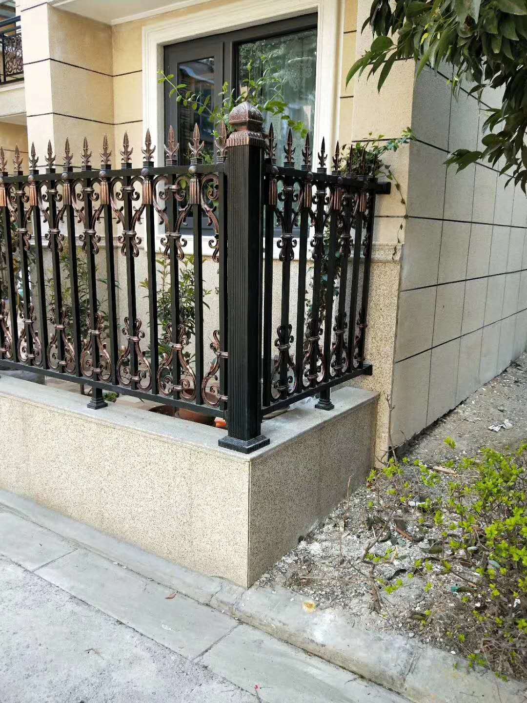 鋁藝欄桿 鋁藝/鐵欄桿報價 鋁藝/鐵藝欄桿批發(fā) 鋁藝/鐵藝欄桿供應(yīng)商 鋁藝欄桿生產(chǎn)廠家  鋁藝欄桿哪家好 鋁藝/鐵藝欄桿