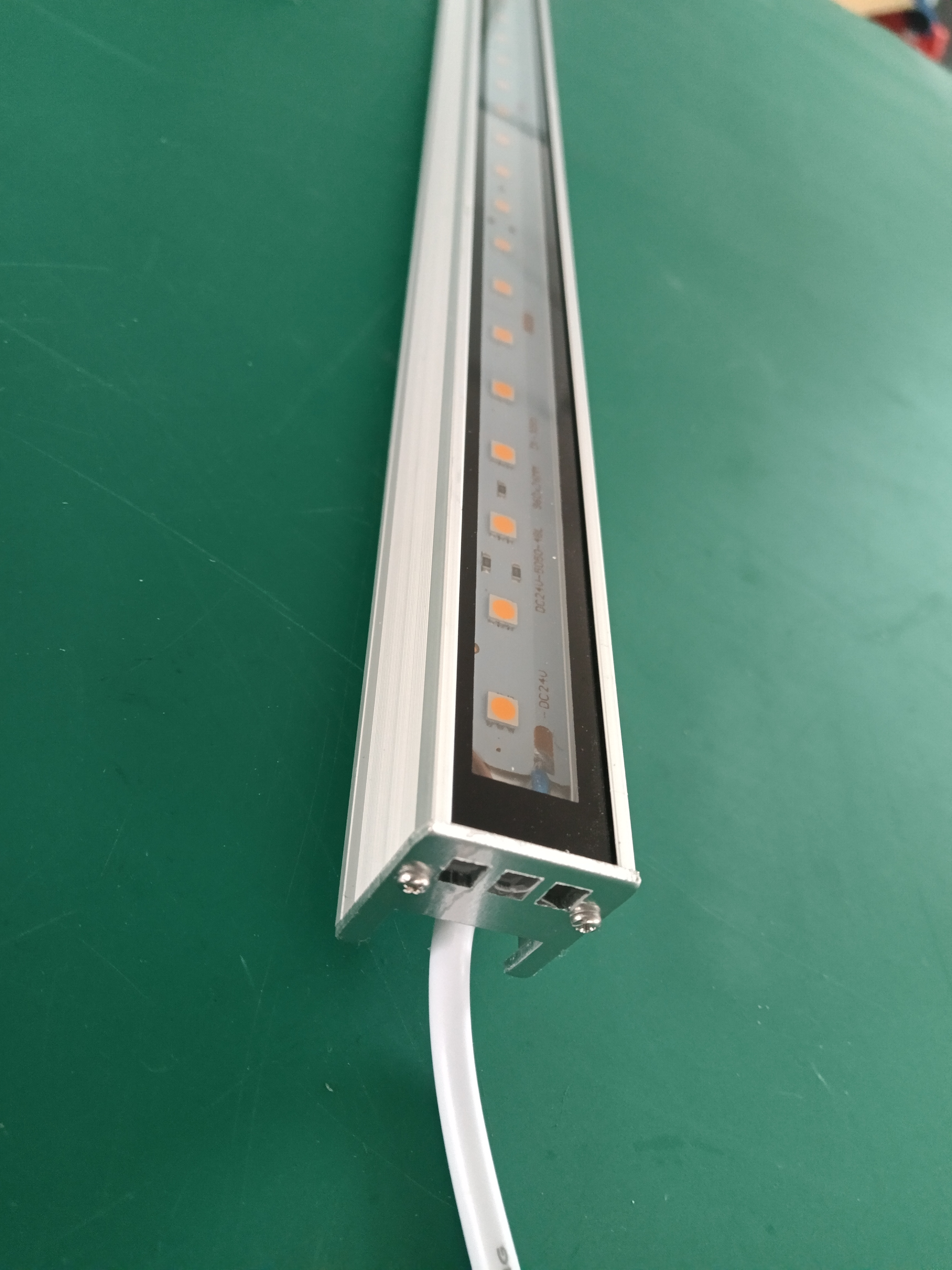 戶外亮化工程*金黃光LED線條燈