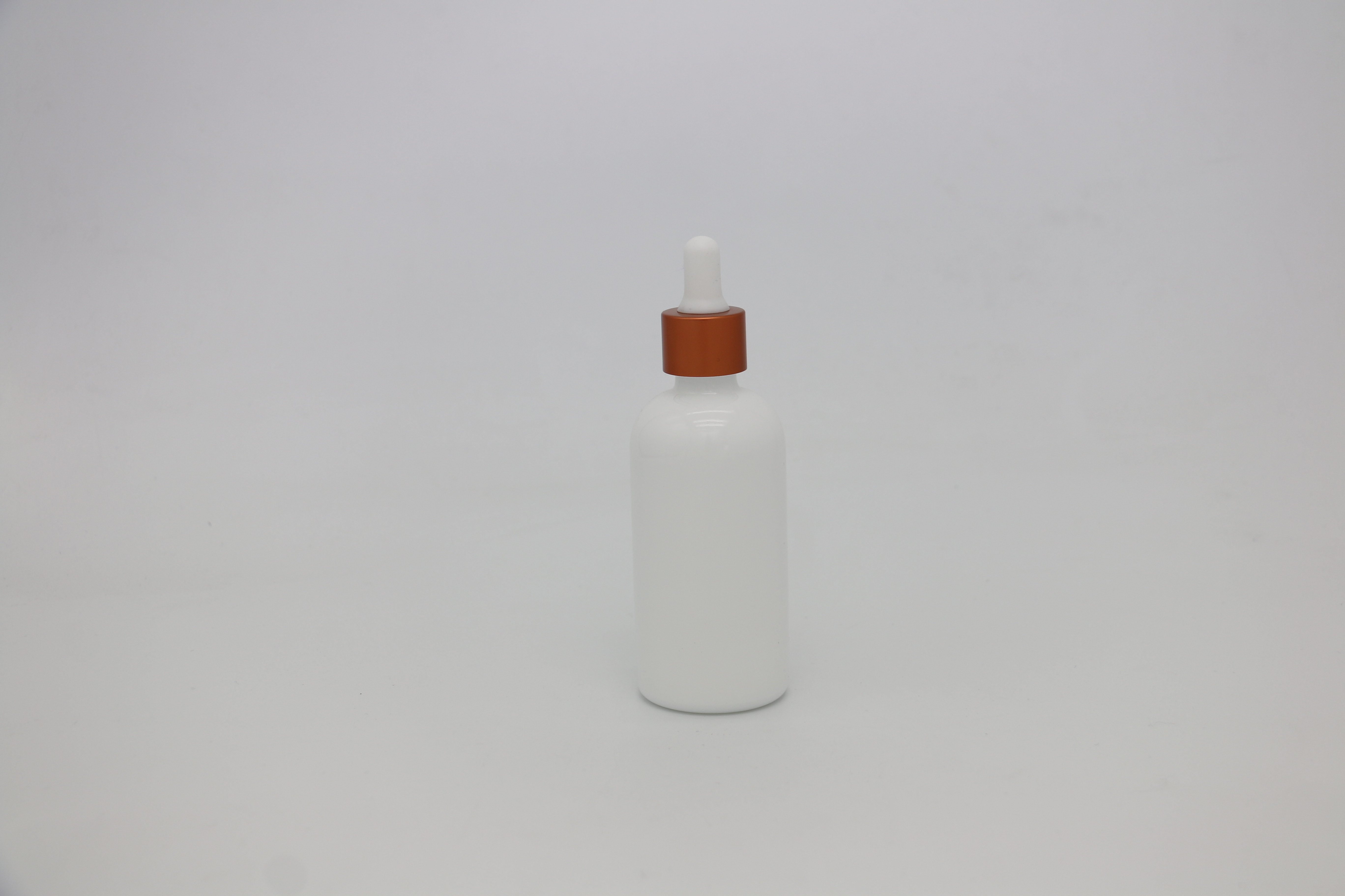 江蘇白瓷精油瓶生產(chǎn)廠(chǎng)家-批發(fā)商-供應(yīng)-多少錢(qián)【江陰福華日化包裝有限公司】