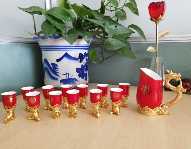 白酒杯 十二生肖酒杯 骨質(zhì)瓷酒杯