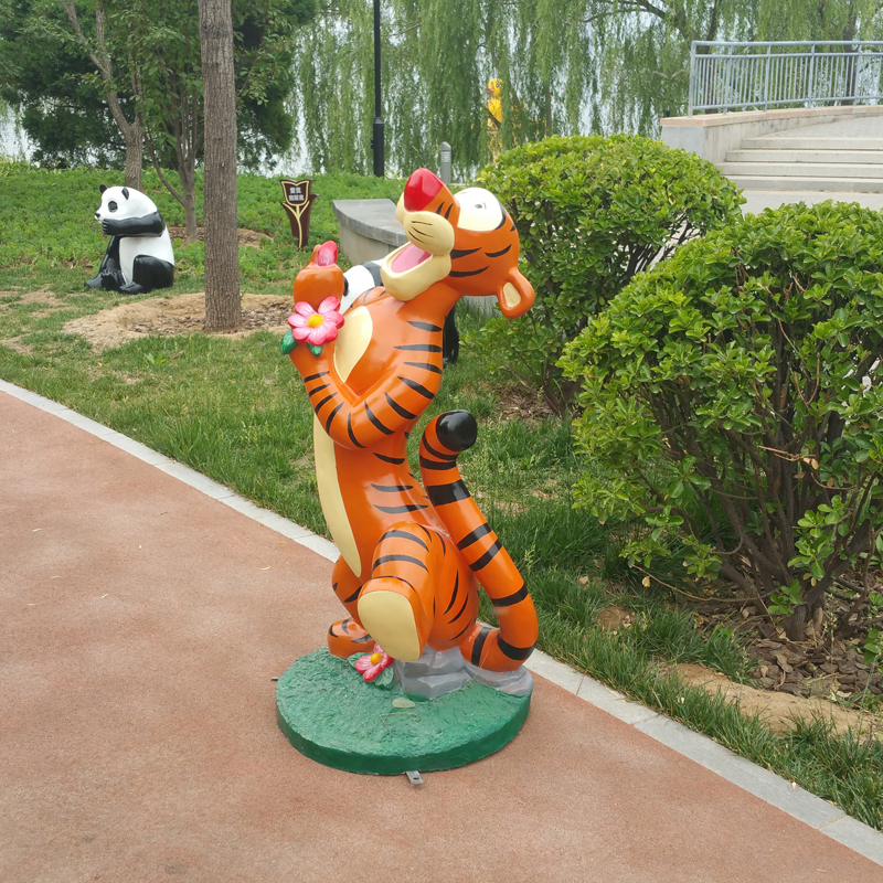 玻璃鋼卡通動物 維尼熊跳跳虎雕塑