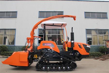 履帶式拖拉機(jī)匹配青貯收獲機(jī) 沃工