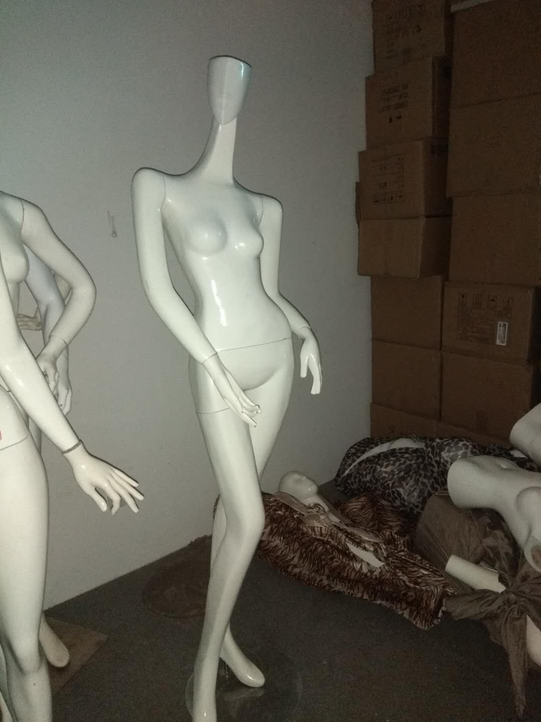 *道具出租，假人、半身人臺租賃