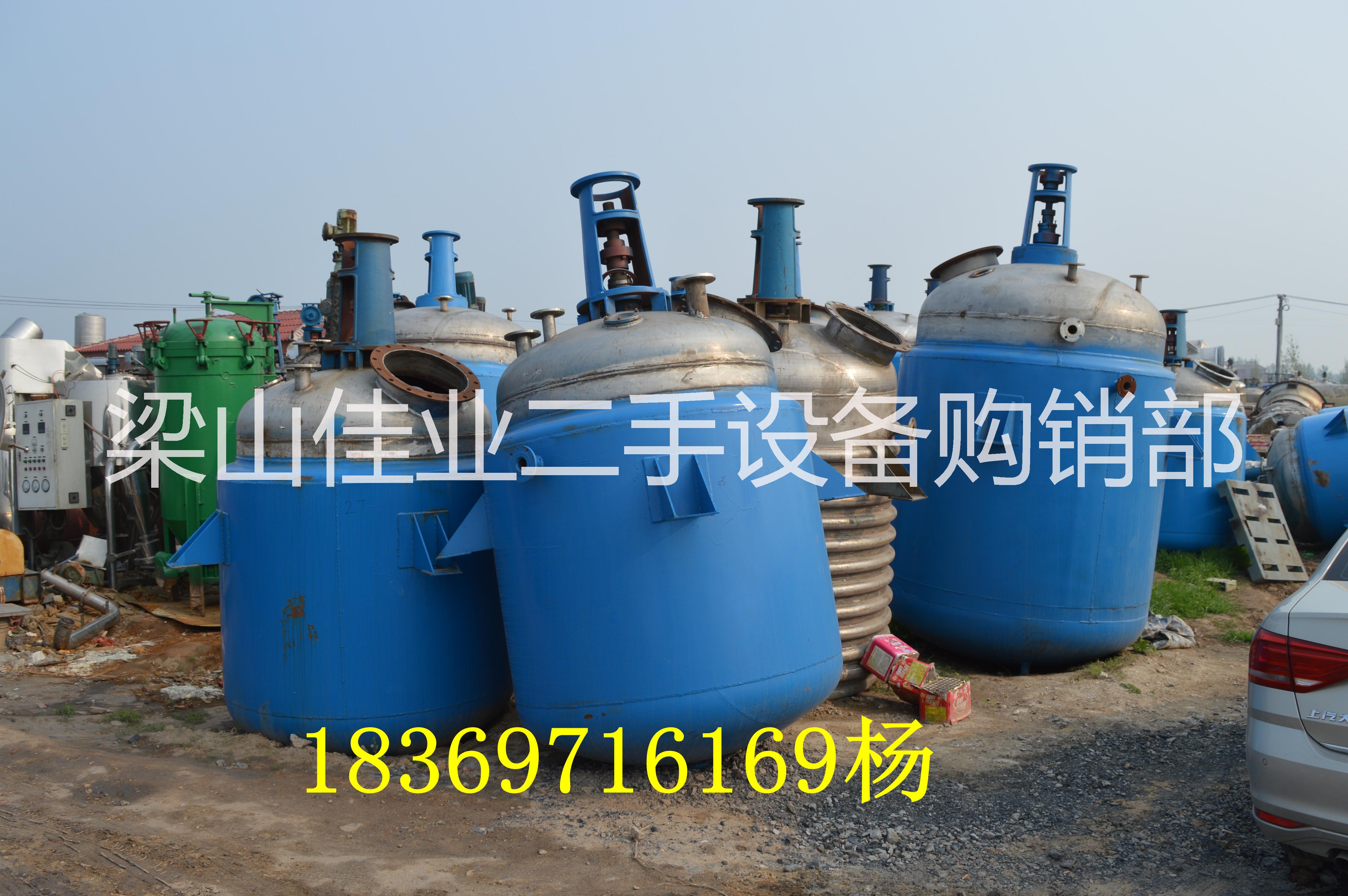 江蘇不銹鋼反應(yīng)釜廠家出售3T 5T 6T 10T 不銹鋼反應(yīng)釜，不銹鋼攪拌罐等