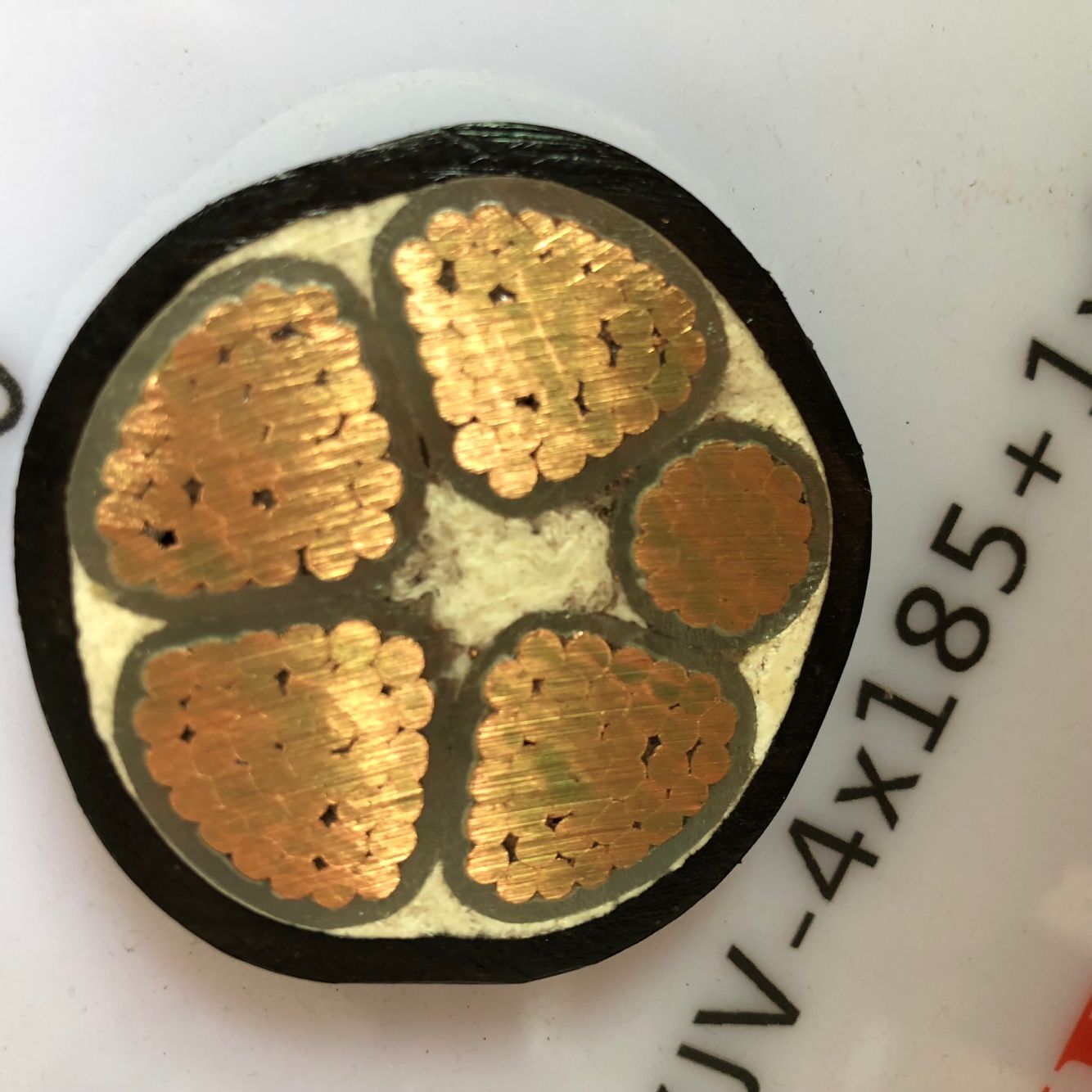 深纜廠家供應(yīng)#阻燃絕緣電纜 深纜ZR-YJV4*185+95