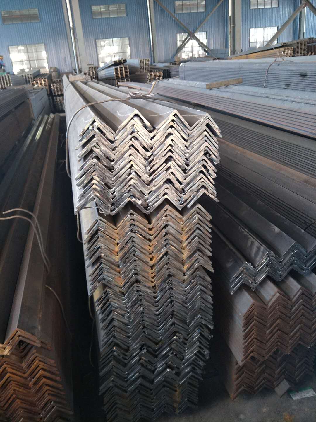 鍍鋅角鋼廠家-報價