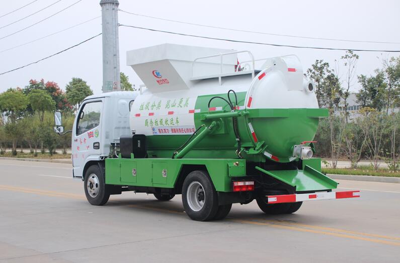 小多利卡4.5方餐廚垃圾車配置/價格/廠家