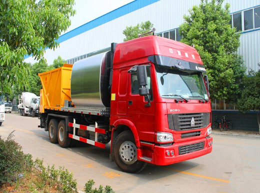 重汽后雙橋8方同步碎石封層車(chē)生產(chǎn)廠(chǎng)家，*，全國(guó)聯(lián)保