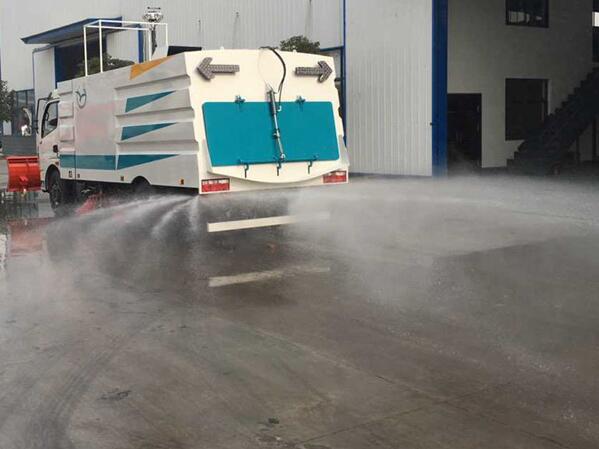 程力洗掃車專業(yè)廠 東風(fēng)天錦國五洗掃車使用方法