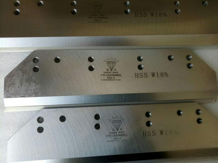 供應(yīng)上海愛凱思牌切紙機* 三面切書機*