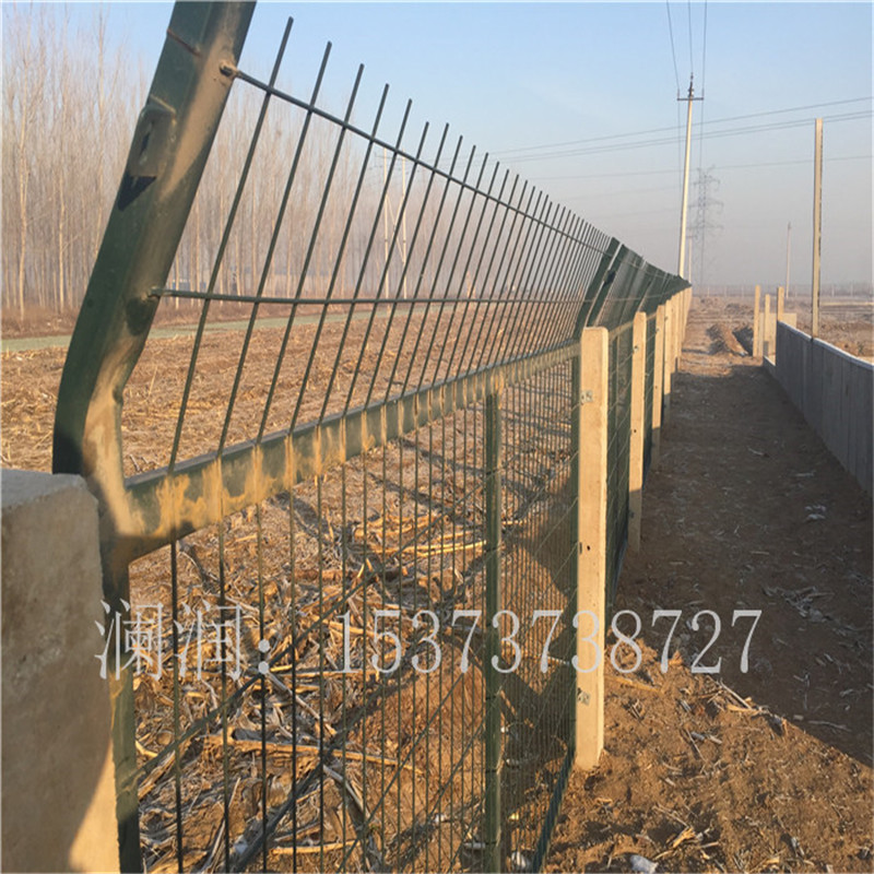 鐵路防護(hù)柵欄價(jià)格/鐵路防護(hù)柵欄/8002鐵路防護(hù)柵/鐵路防護(hù)柵欄網(wǎng)片/廠家直銷