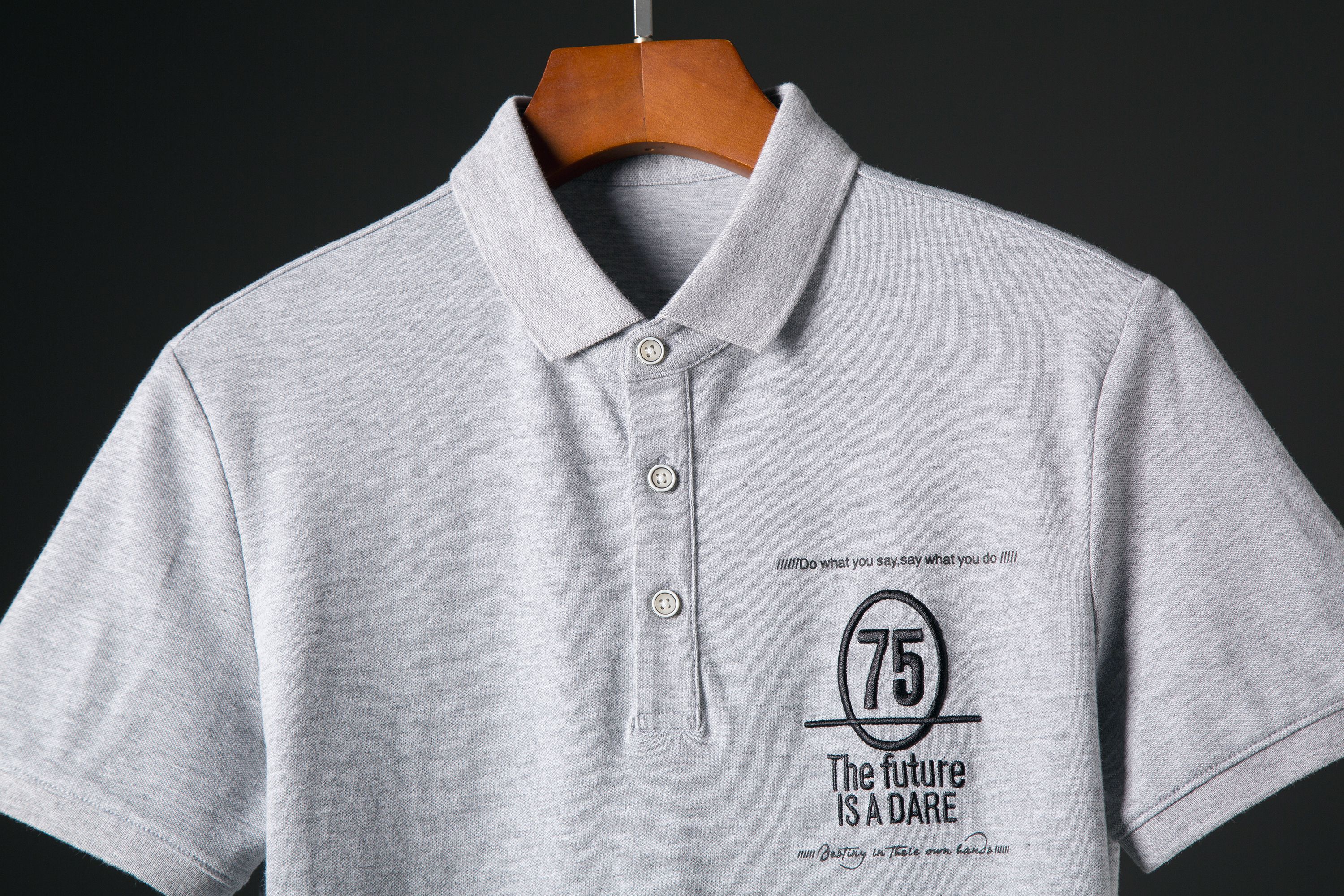 服裝批發(fā)貨源微商廠家貨源韓版男裝