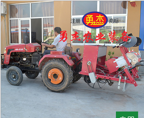 自產(chǎn)自銷新型花生收獲機(jī) 自走式花生收獲機(jī)生產(chǎn)商