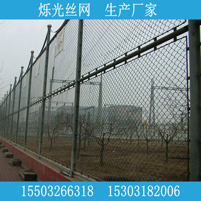 體育場圍網(wǎng)規(guī)格 山區(qū)籃球場圍網(wǎng)護(hù)欄網(wǎng)生產(chǎn)廠家