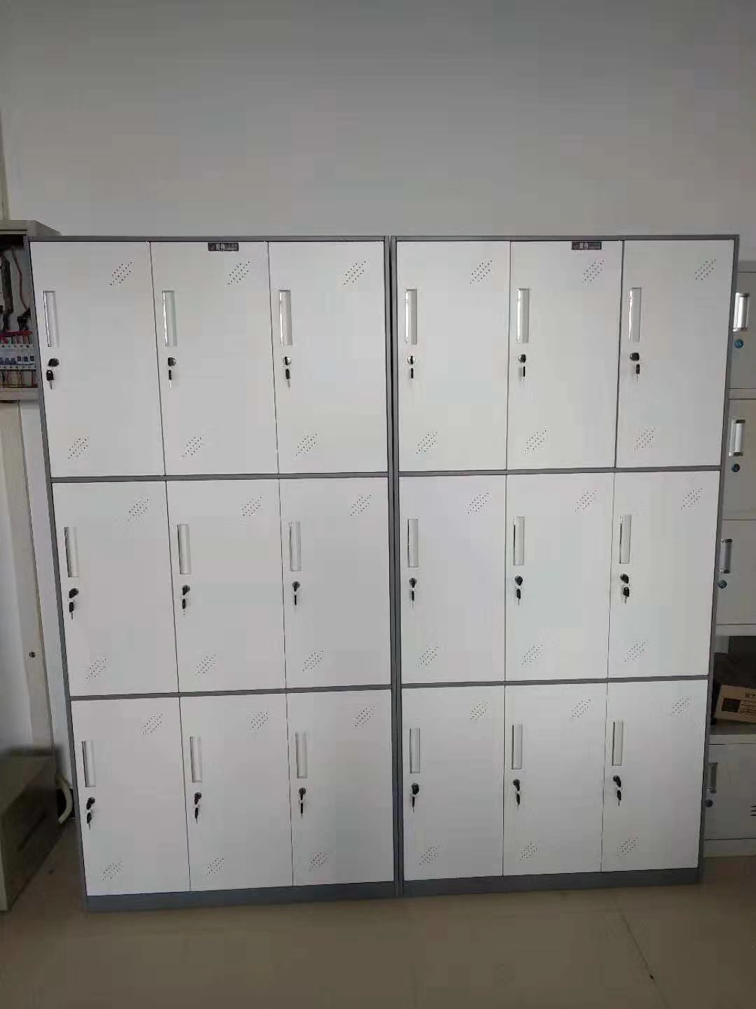 儲物柜——重慶忠越辦公家具有公司