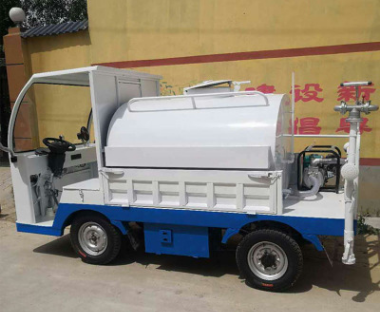 山東四輪電動灑水車采購