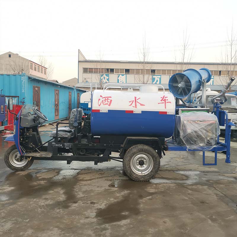 小型三輪霧炮灑水車(chē)生產(chǎn)廠家熱銷(xiāo)出售路面降塵車(chē)