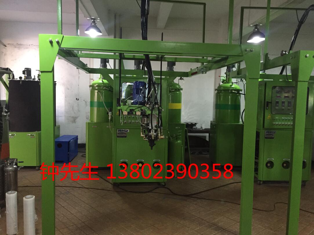 供應(yīng)PU天車灌注機 專業(yè)生產(chǎn)聚氨酯發(fā)泡機廠家