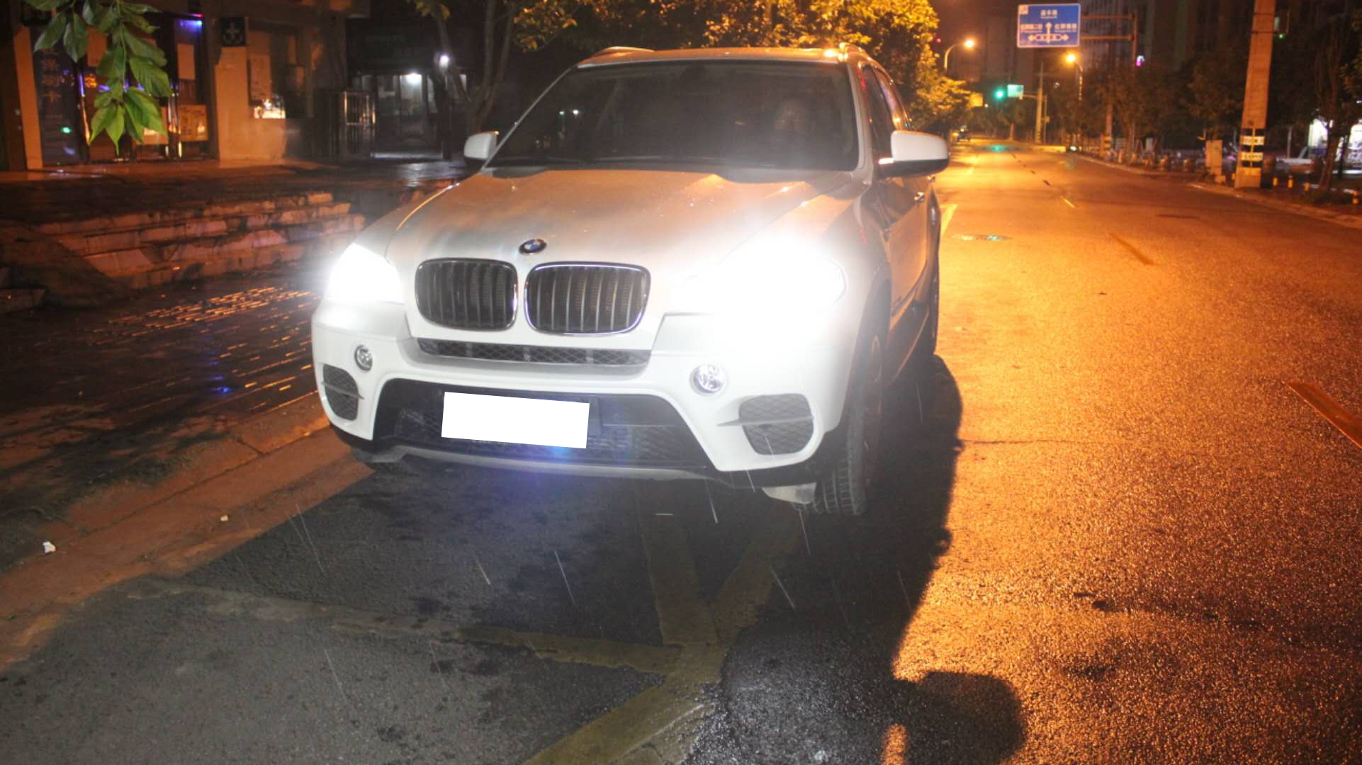 寶馬X5車燈改裝格界酷亮版LED雙光透鏡-成都天一改車燈