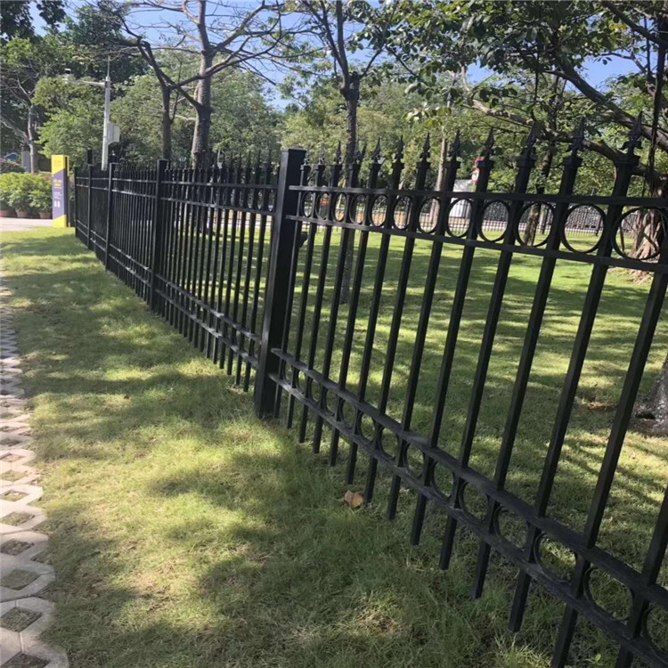 鋁藝護(hù)欄 陽臺(tái)欄桿 樓梯扶手 圍墻護(hù)欄 廠家定做