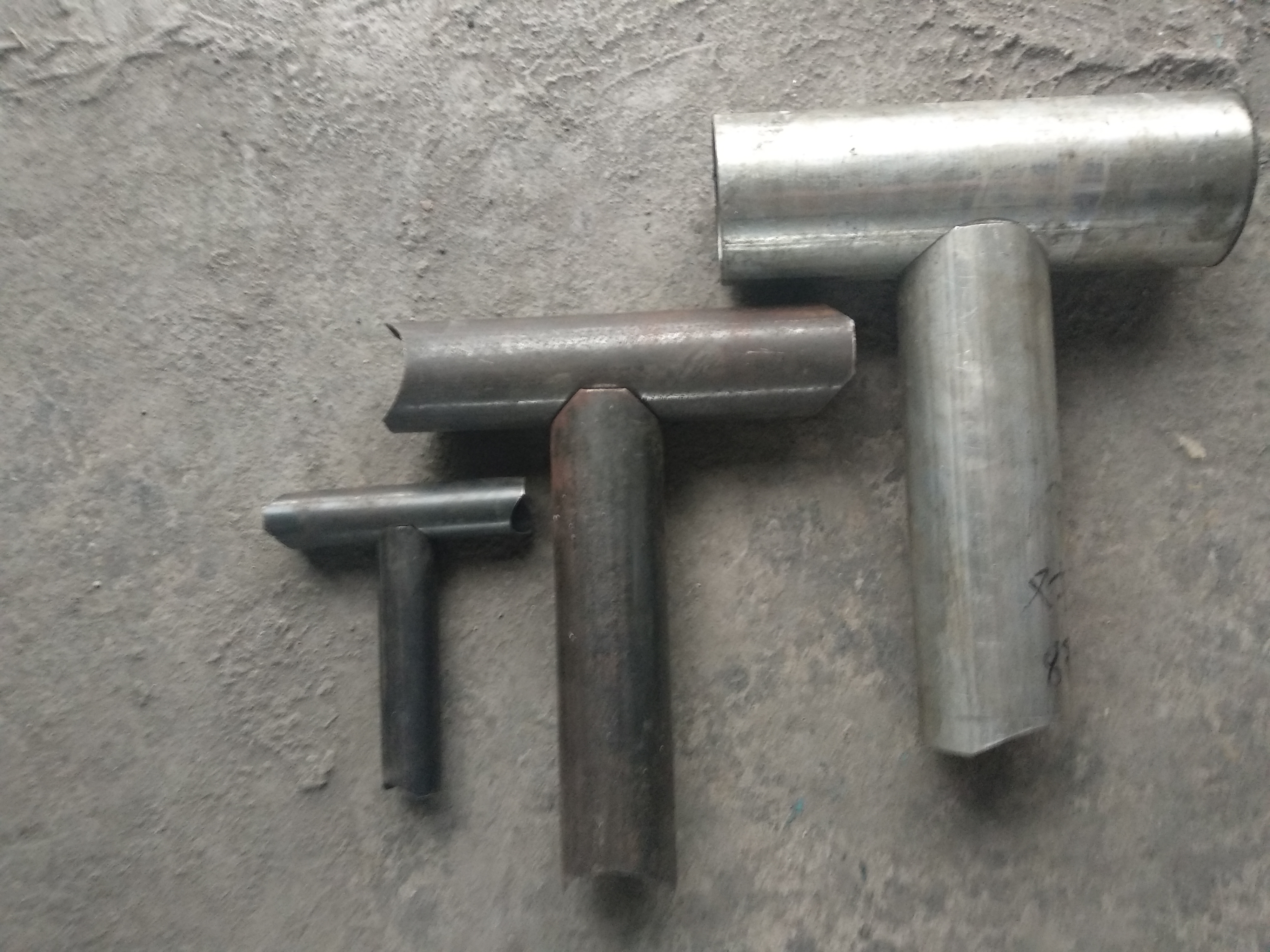 鍍鋅護(hù)欄沖孔機(jī),法蘭角鐵沖孔機(jī),鍍鋅管沖孔機(jī)直銷