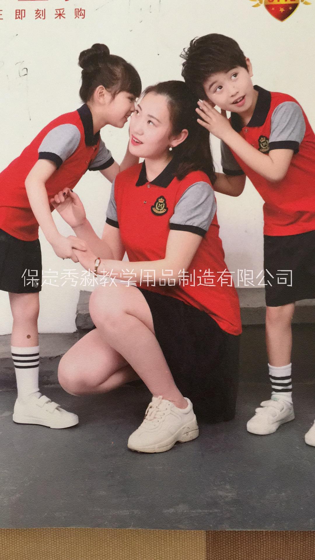 主要生產(chǎn) 校服、運(yùn)動服、親子服、情侶裝