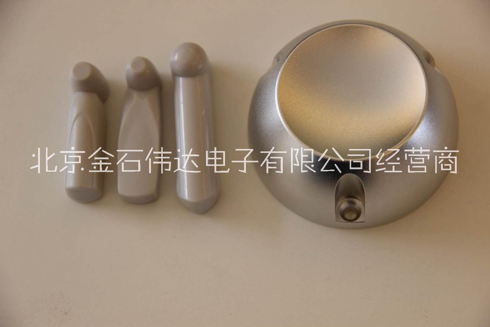 一定要“解扣”后再離開(kāi)服裝店