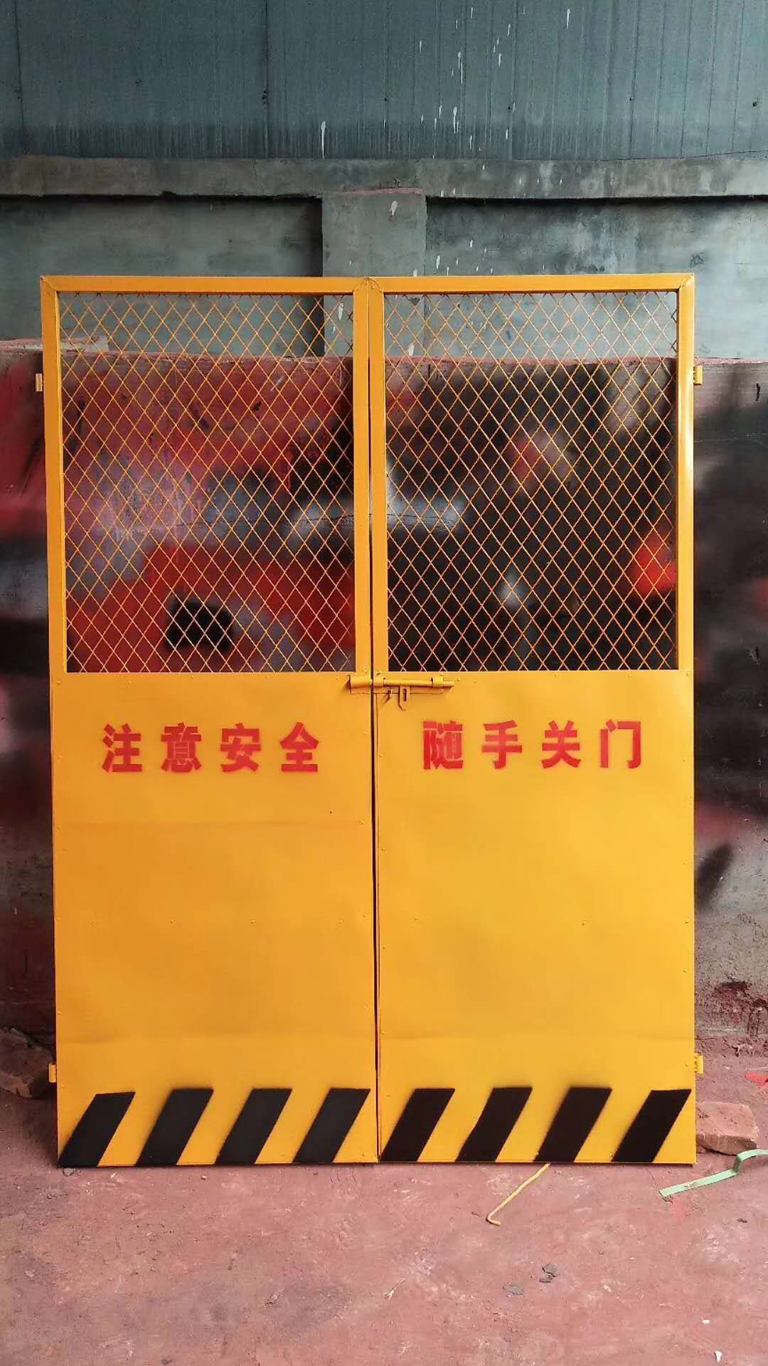 基坑防護網(wǎng)電梯門價格