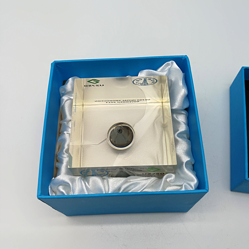 透明樹脂內(nèi)埋油滴 亞克力內(nèi)藏石油紙鎮(zhèn) 水晶膠內(nèi)包油滴工藝品 正方形透明樹脂內(nèi)埋油滴