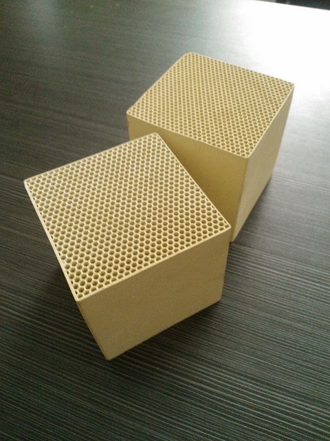 蜂窩狀沸石分子篩