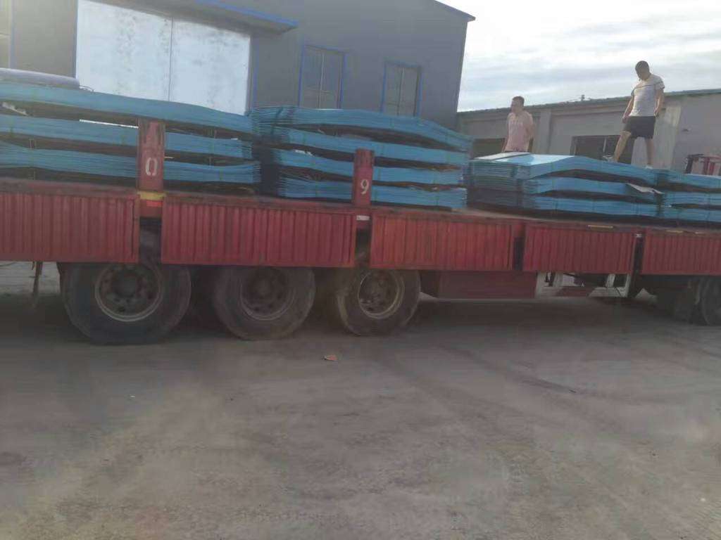 河北一套建筑爬架網(wǎng)爬架防護(hù)網(wǎng)多少錢