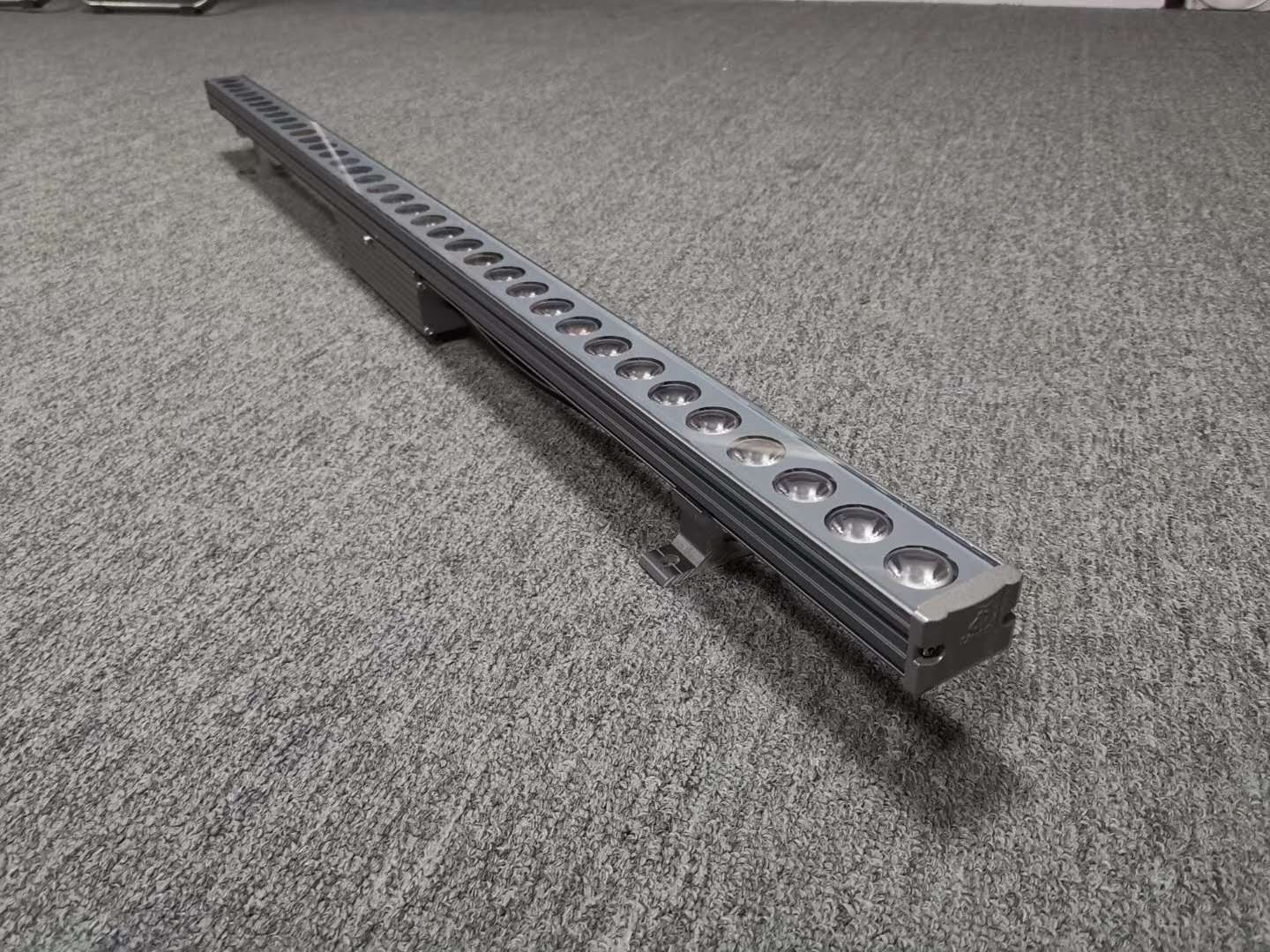 山東臨沂大功率led洗墻燈36W外控512RG提供廠家靈創(chuàng)照明