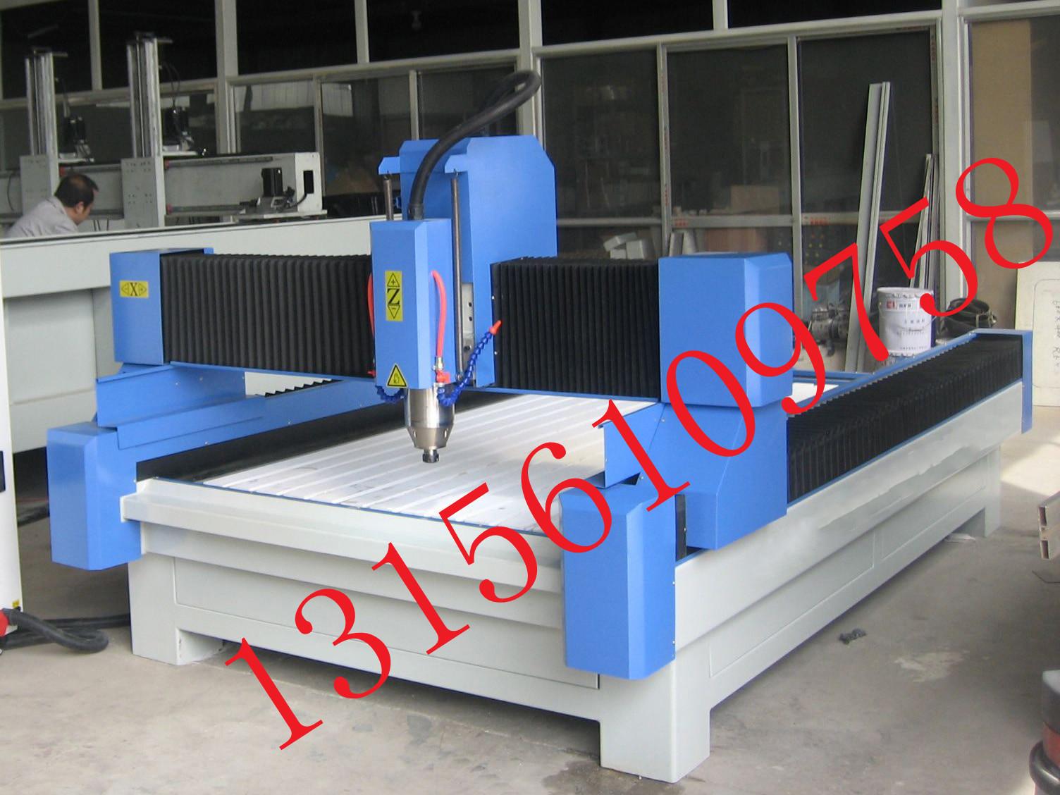 供應(yīng)小型工藝品木工雕刻機(jī)價格+掛件