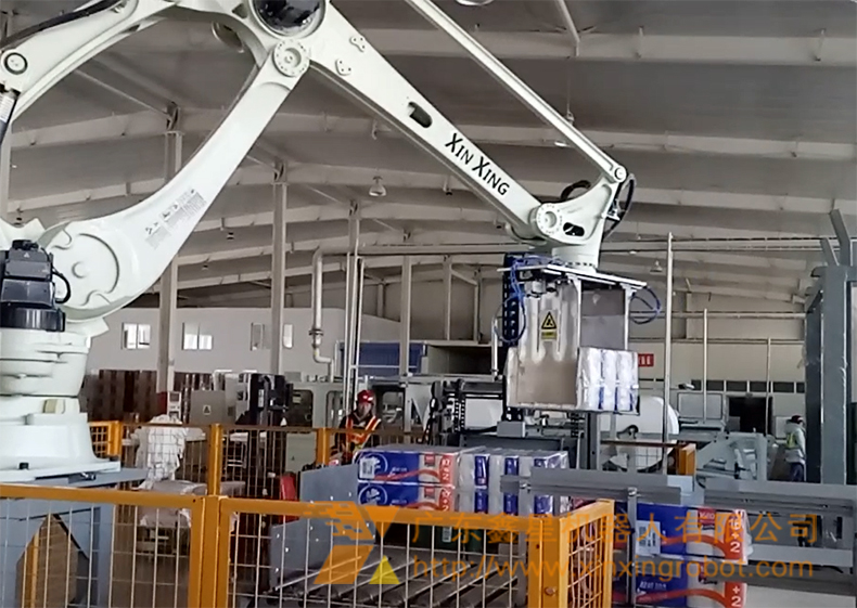 湛江封箱機(jī)廠家，湛江裝箱機(jī)廠家，湛江碼垛機(jī)廠家，鑫星碼垛機(jī)器人，鑫星搬運(yùn)機(jī)器人